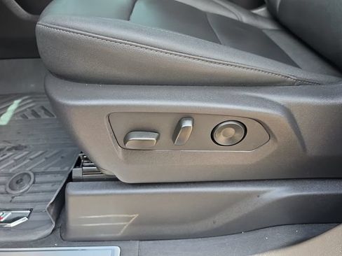 Used 2025 Chevrolet Silverado 1500 LT Trail Boss w/ Convenience Package II AWD/4WD image 16