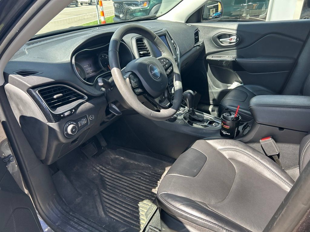 Certified 2023 Jeep Cherokee Altitude Lux w/ Mopar Interior Package AWD/4WD image 5