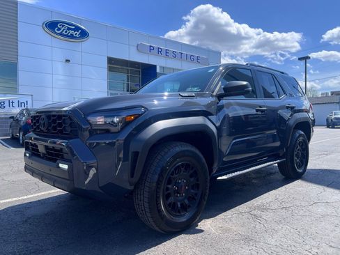 Used 2025 Toyota 4Runner TRD Off-Road Premium w/ Tow Technology Package image 4