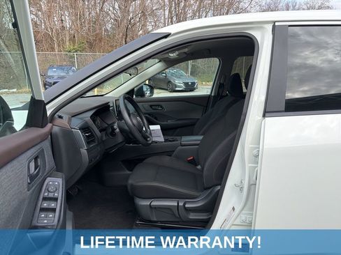 Used 2023 Nissan Rogue S image 4