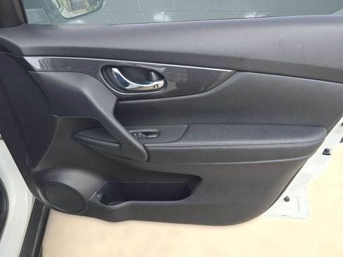 Used 2017 Nissan Rogue S w/ Appearance Package image 27