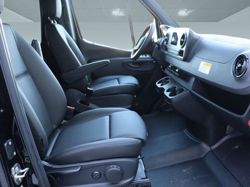 New 2024 Mercedes-Benz Sprinter 2500 image 35