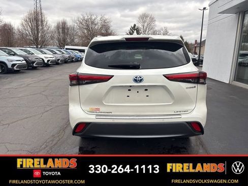 Used 2021 Toyota Highlander Limited image 4