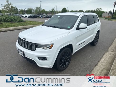 Used 2021 Jeep Grand Cherokee Laredo X AWD/4WD image 1