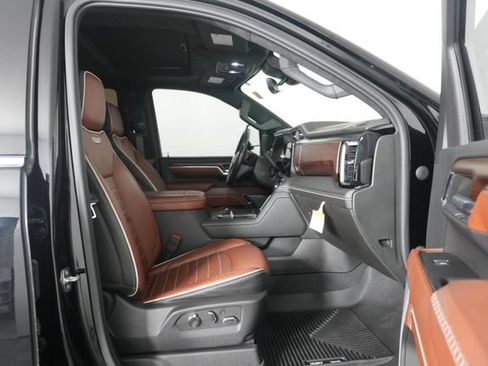 Used 2024 GMC Sierra 2500 Denali Ultimate AWD/4WD image 35
