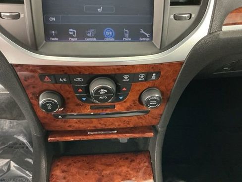 Used 2014 Chrysler 300 RWD image 18