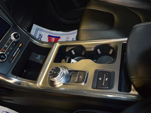 Used 2022 Ford Edge Titanium image 20