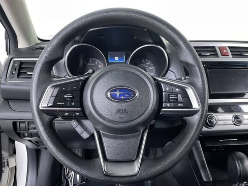 Used 2019 Subaru Outback 2.5i AWD/4WD image 13