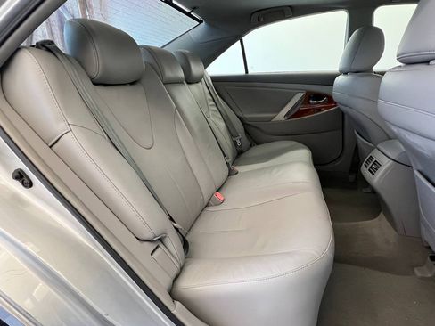 Used 2011 Toyota Camry XLE image 14