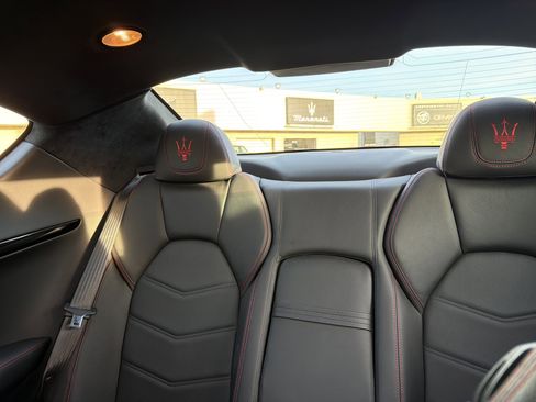Used 2016 Maserati GranTurismo MC image 23