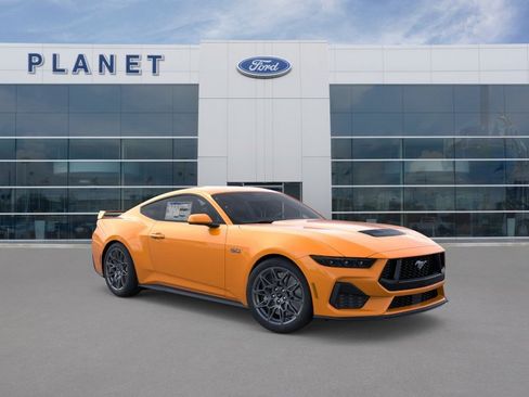 New 2026 Ford Mustang GT w/ GT Performance Package RWD image 9
