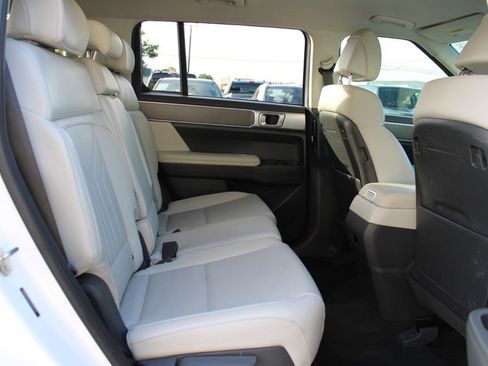Used 2024 Hyundai Santa Fe SEL FWD image 16