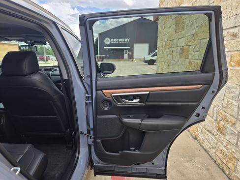 Used 2022 Honda CR-V Touring image 10