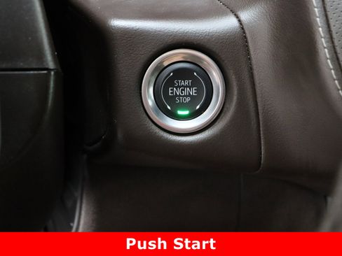 Used 2024 GMC Yukon XL SLT w/ SLT Premium Package image 19