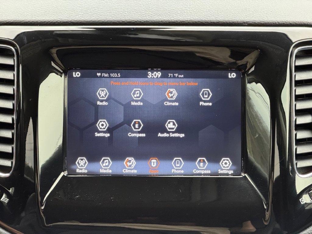 Used 2019 Jeep Compass Latitude FWD image 13