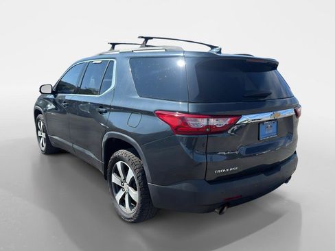 Used 2019 Chevrolet Traverse LT w/ LT Premium Package FWD image 3