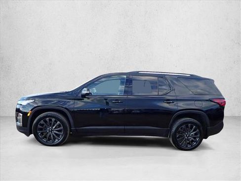 Used 2023 Chevrolet Traverse RS image 2