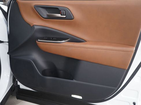 Used 2026 Toyota Crown Limited image 12