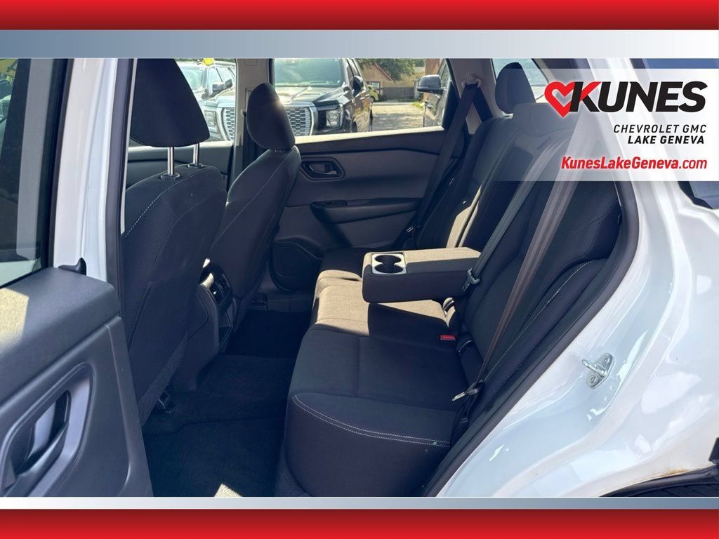Used 2024 Nissan Rogue S FWD image 15