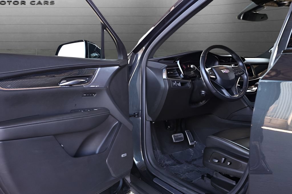 Used 2022 Cadillac XT6 Sport AWD/4WD image 34