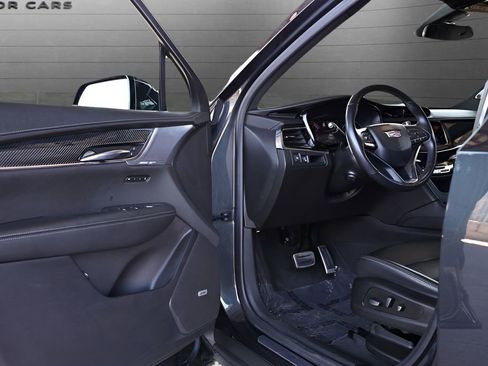 Used 2022 Cadillac XT6 Sport AWD/4WD image 34