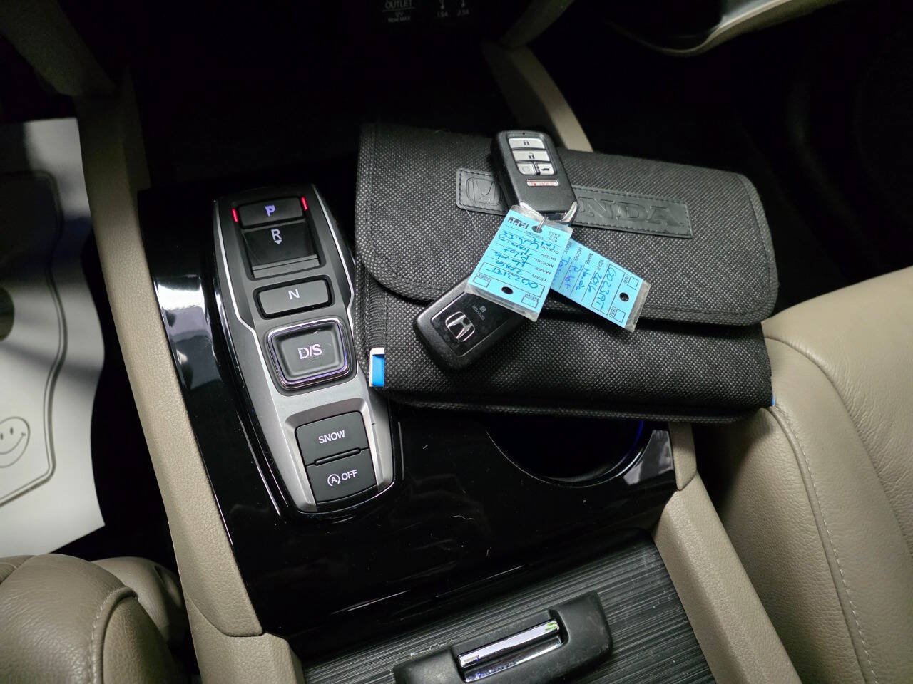 Used 2016 Honda Pilot Touring image 25