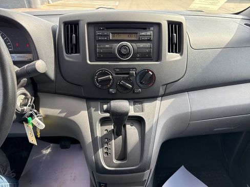 Used 2015 Nissan NV200 S w/ Cruise Control Package FWD image 7