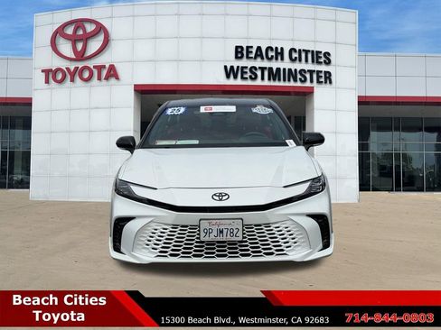 Used 2025 Toyota Camry XSE FWD image 4