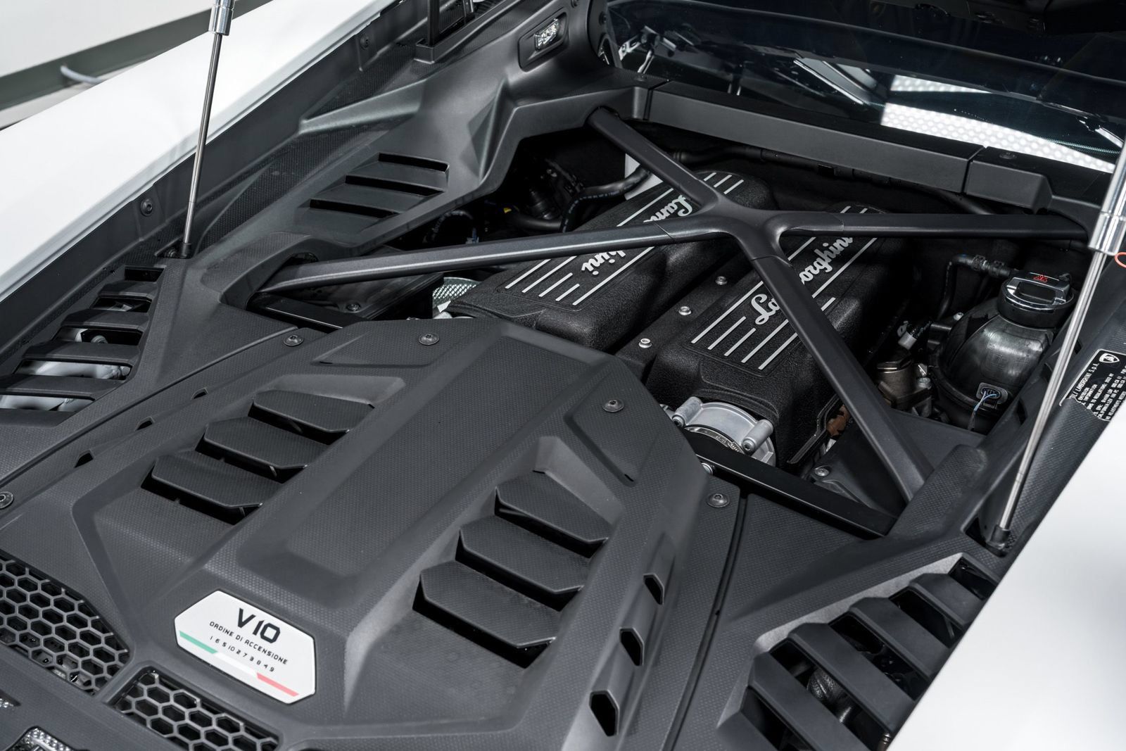 Used 2022 Lamborghini Huracan EVO AWD/4WD image 54