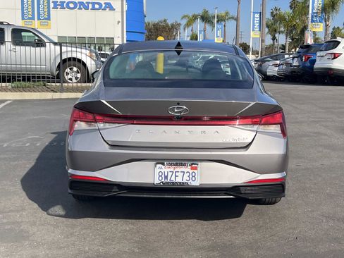 Used 2021 Hyundai Elantra Blue image 22