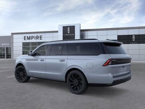 New 2026 Lincoln Navigator L Reserve AWD/4WD image 4