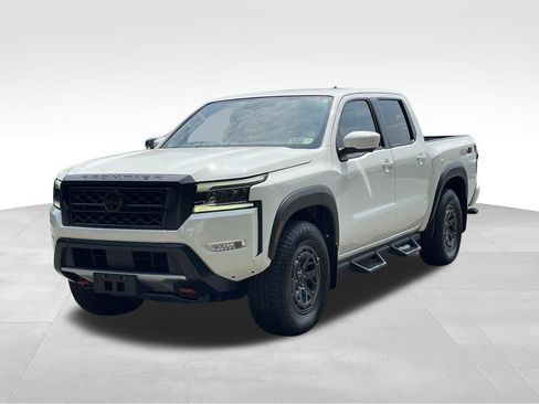 Used 2022 Nissan Frontier PRO-4X AWD/4WD image 2