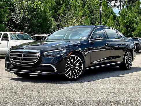 Used 2023 Mercedes-Benz S 500 4MATIC image 2