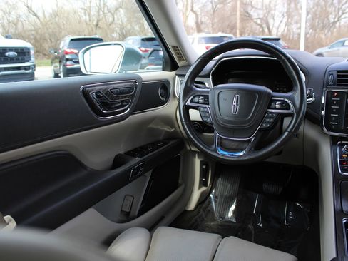 Used 2020 Lincoln Continental Reserve AWD/4WD image 9