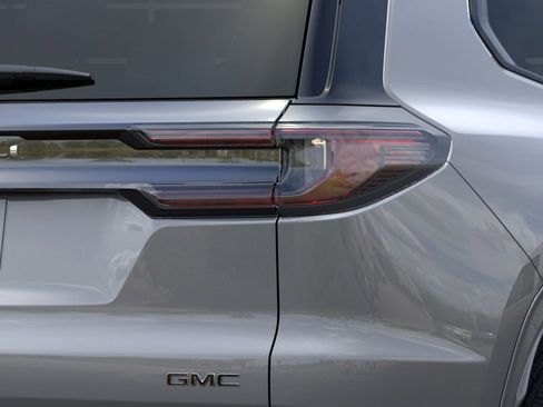 New 2026 GMC Acadia Denali Ultimate w/ LPO, Floor Liner Package AWD/4WD image 35