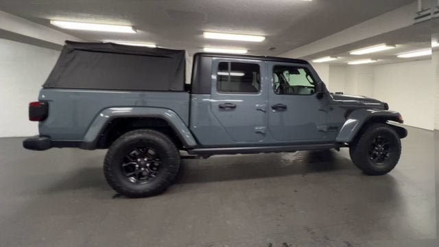 Used 2024 Jeep Gladiator Sport AWD/4WD image 9