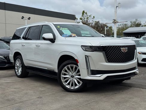 Used 2022 Cadillac Escalade Luxury AWD/4WD image 2
