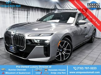 Used 2024 BMW 740i xDrive image 1