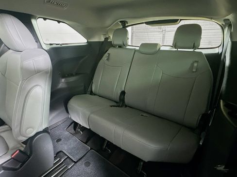 Certified 2026 Toyota Sienna XLE FWD image 29