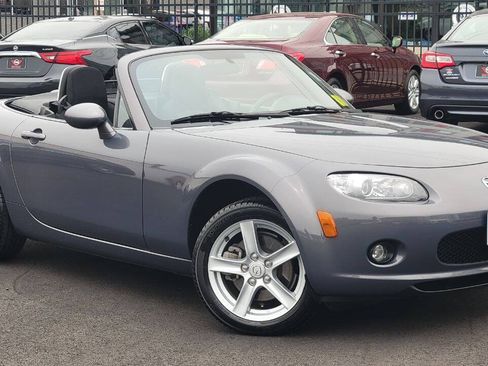 Used 2007 MAZDA MX-5 Miata Sport RWD image 6