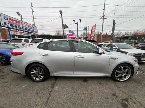 Used 2020 Kia Optima LX image 12