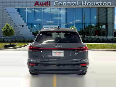Used 2025 Audi Q6 e-tron Premium w/ Convenience Package image 10