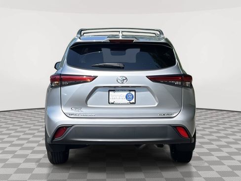 Used 2023 Toyota Highlander XLE AWD/4WD image 7