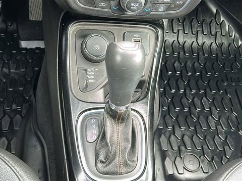 Used 2019 Jeep Compass Limited image 19