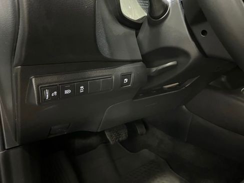 Certified 2025 Toyota Corolla SE FWD image 15