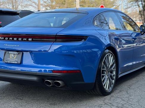 Used 2025 Porsche Panamera 4 image 5