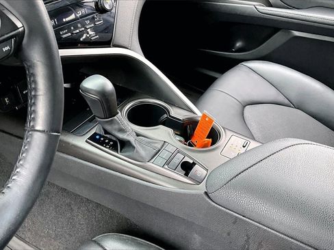 Used 2022 Toyota Camry XSE image 15