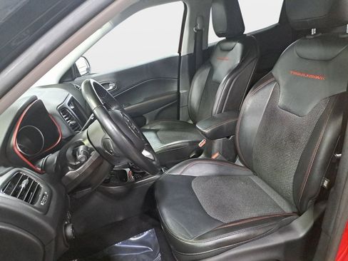 Used 2019 Jeep Compass Trailhawk w/ Cold Weather Group image 16