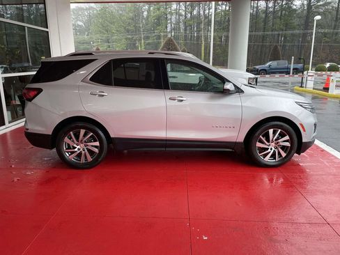 Used 2022 Chevrolet Equinox Premier image 12