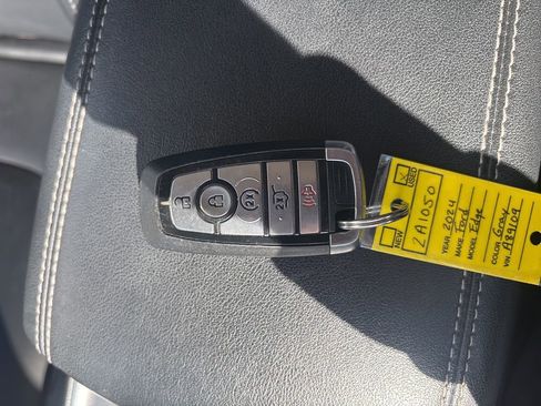 Used 2024 Ford Edge Titanium image 34